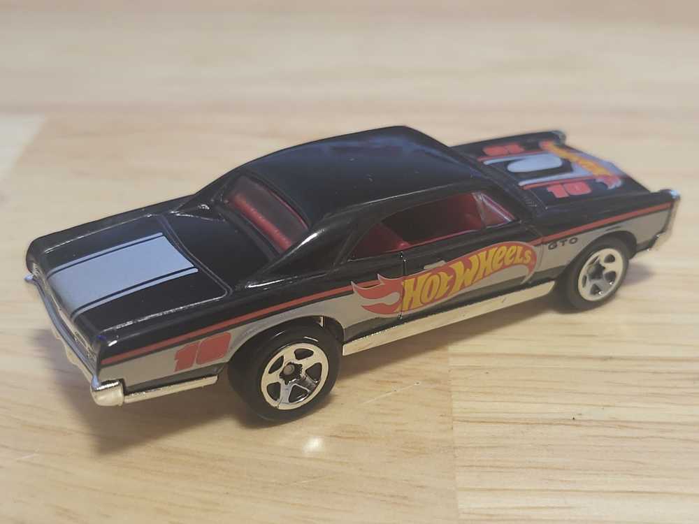 3/10 ’67 Pontiac GTO - 2012 - HW Racing™️ toy car collectible - Main Image 2
