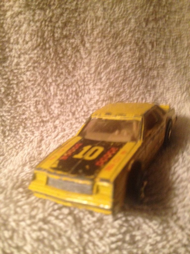 Mirada Stocker - The Hot Ones toy car collectible - Main Image 2