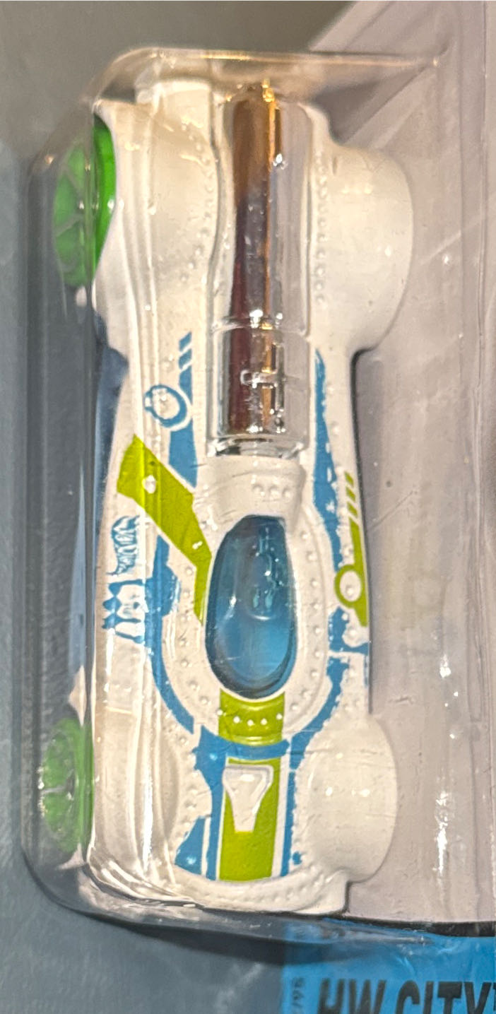 Retro-Active - Future Fleet toy car collectible - Main Image 3