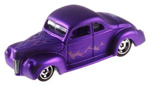 Hot Wheels Cool Classics - Cool Classics toy car collectible - Main Image 2