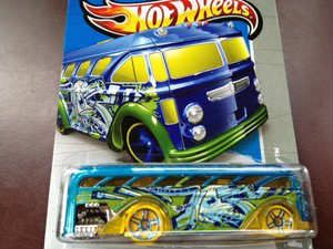 Hot Wheels HW City - 2013 HW City - Graffiti Rides toy car collectible - Main Image 2