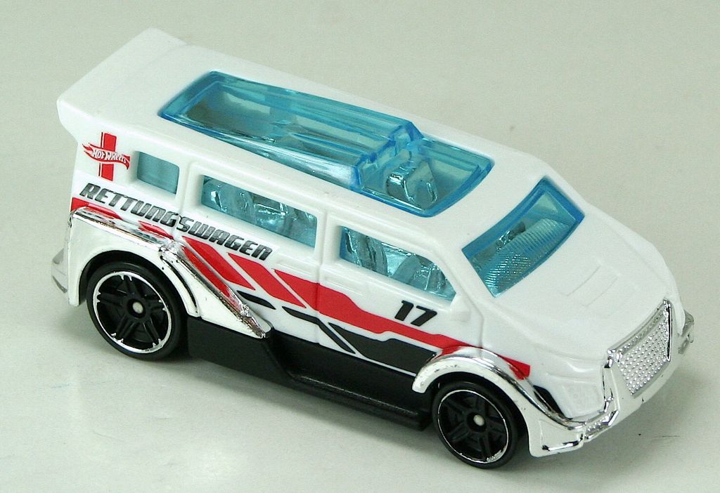 Hot Wheels HW City 2013 - HW Rescue toy car collectible - Main Image 2