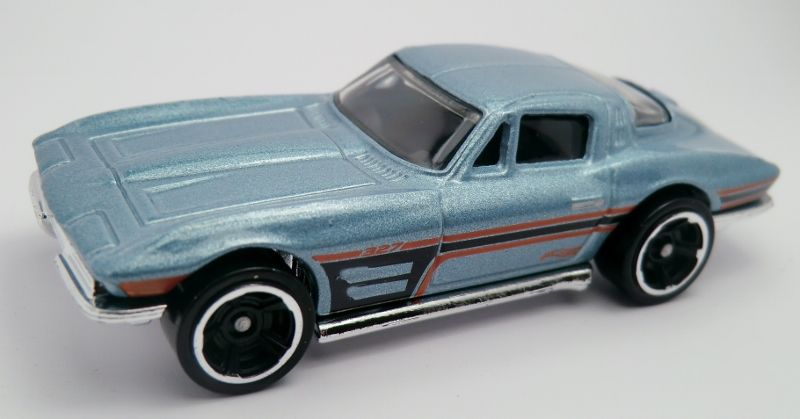 Hot Wheels HW Showroom - Corvette Go toy car collectible - Main Image 2
