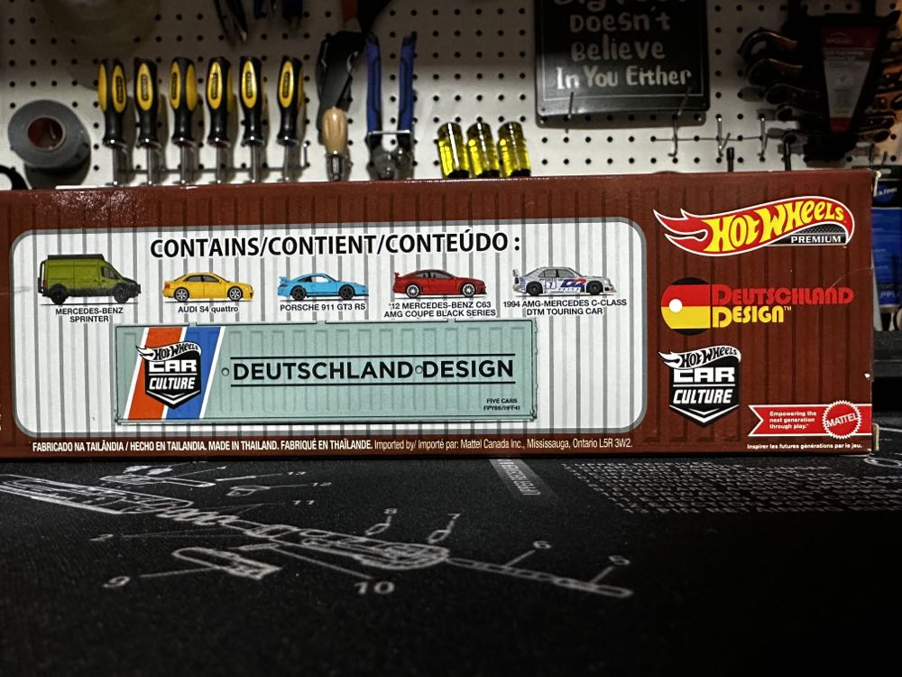 Porche 911 Gt3 RS - Deutschland Design toy car collectible - Main Image 3