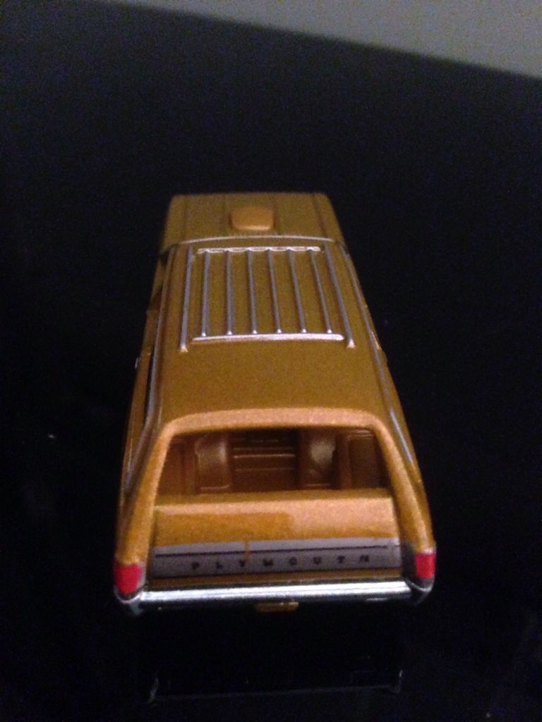 ‘71 Plymouth Satellite - Brady Bunch Station Wagon - 2013 Retro Entertainment toy car collectible - Main Image 2