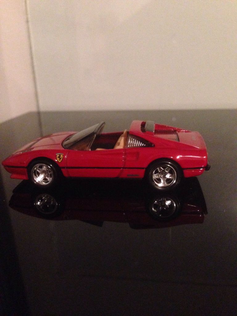 Magnum Ferrari - 2013 Retro Entertainment toy car collectible - Main Image 2