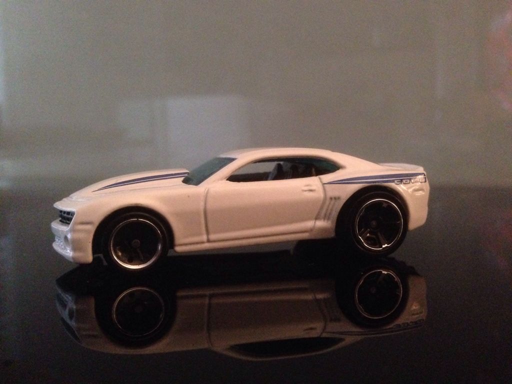 14 COPO Camaro - 2014 HW Workshop toy car collectible - Main Image 2