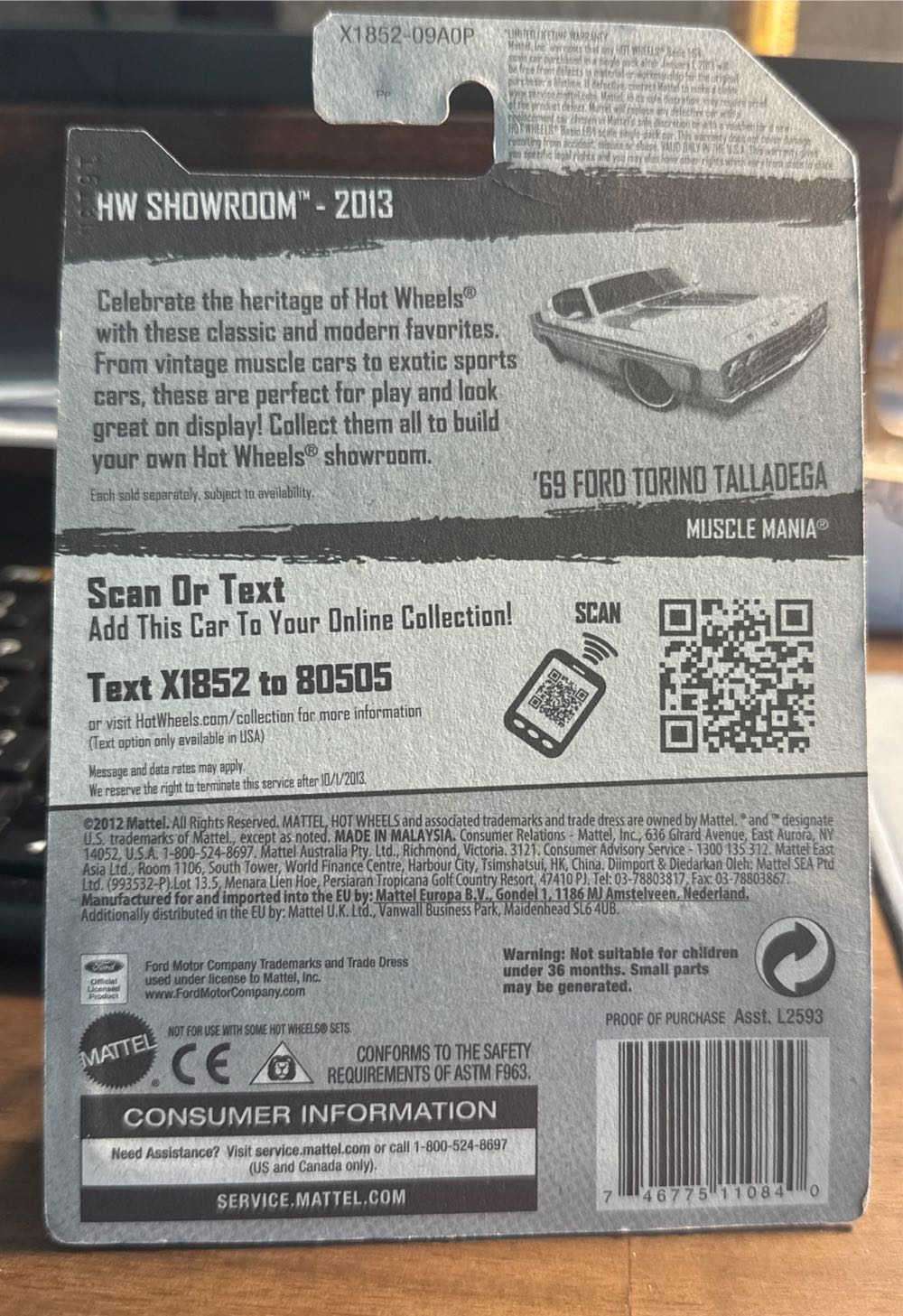 Hot Wheels Hw Showroom 69 Ford Torino Talladega - 2013 HW Showroom - Muscle Mania toy car collectible - Main Image 3