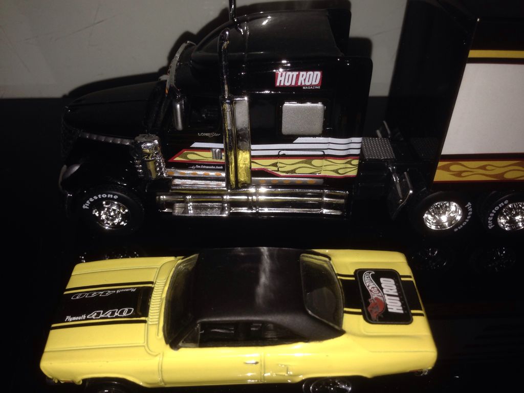 Hot Rod Magazine Set  toy car collectible - Main Image 2