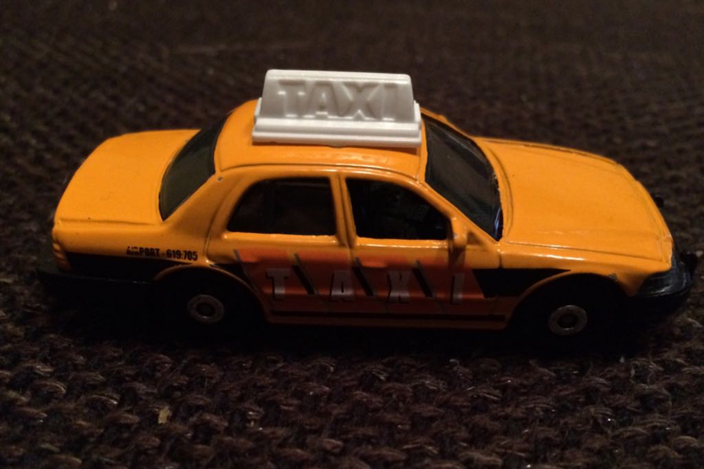 Ford Crown Victoria Taxi - 5 pack toy car collectible - Main Image 2