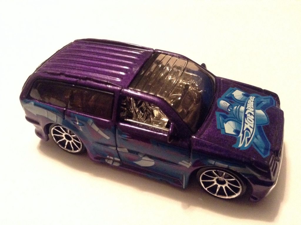 Maisto Elite Transport Challenger Orange