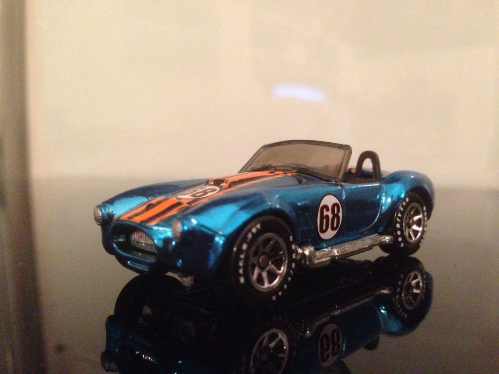 Daytona Cobra  toy car collectible - Main Image 2