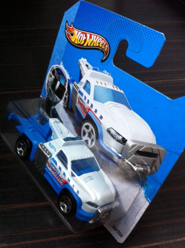 Repo Duty - 2013 HW City - City Works toy car collectible - Main Image 2