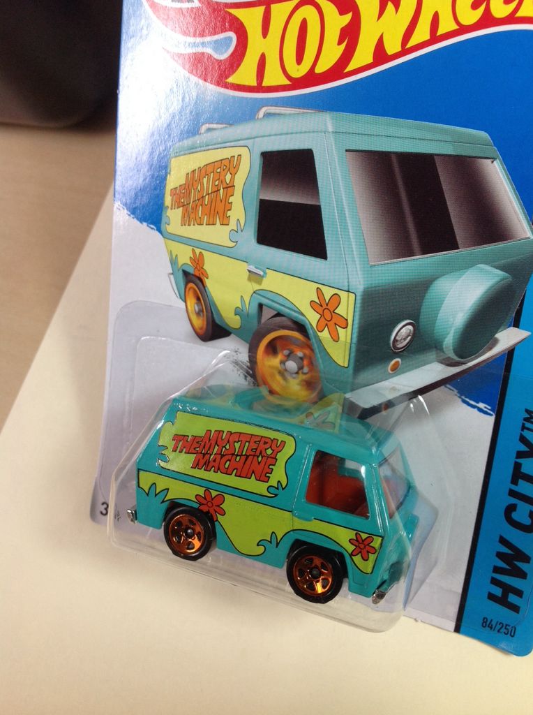 The Mystery Machine (Green LC) - HW City toy car collectible - Main Image 2