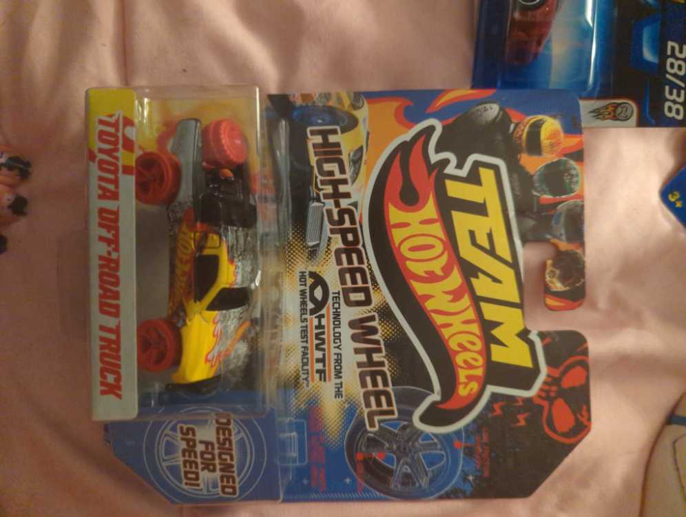 Toyota Off-Road Truck  - Team Hot Wheels toy car collectible - Main Image 3