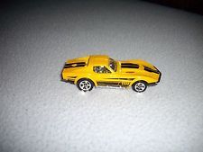 Hot Wheels HW Showroom - Corvette 60 toy car collectible - Main Image 2