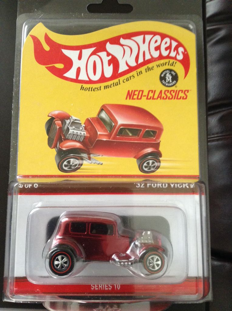 ‘32 Ford Vicky - Avon Vintage Hot Rods Set toy car collectible - Main Image 1