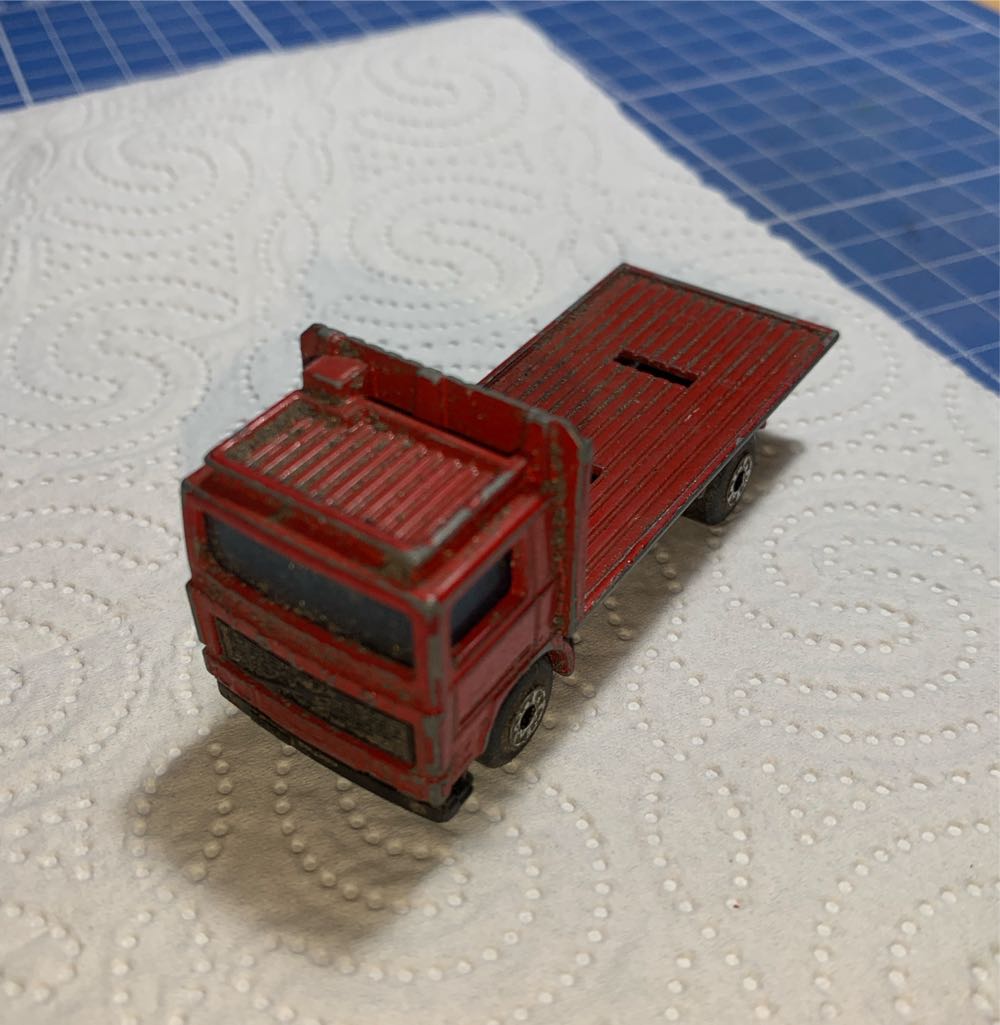 Volvo Truck - Matchbox toy car collectible - Main Image 2