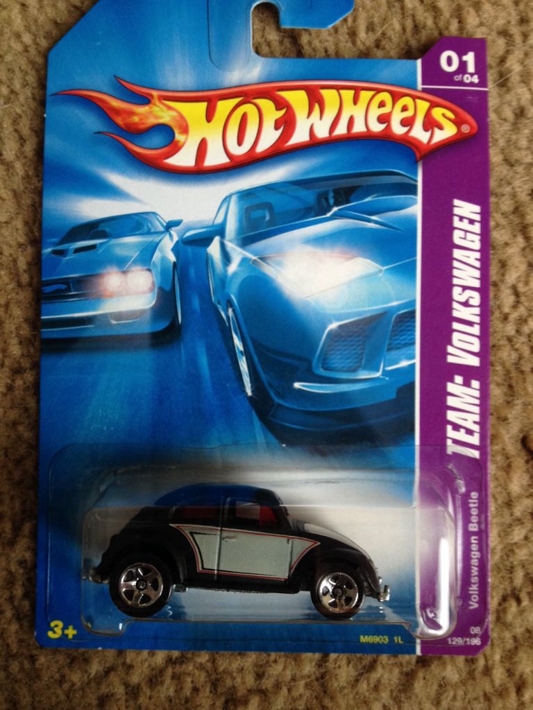 HW Volkswagen Beetle - Team: Volkswagen toy car collectible - Main Image 1