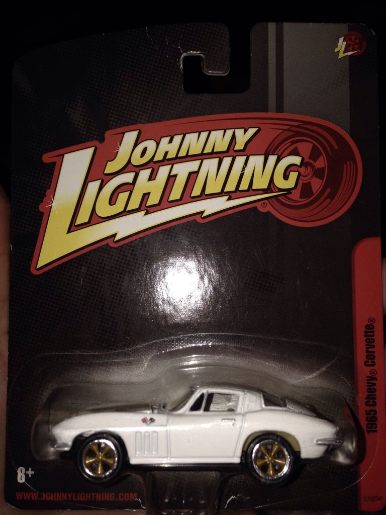Chevy Corvette - Pull Back Car toy car collectible - Main Image 1
