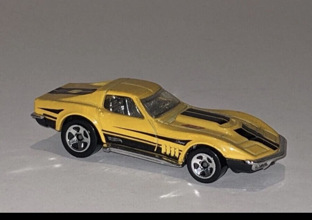 Chevrolet Corvette ‘69 - HW: Showroom - 60 Corvette toy car collectible - Main Image 2
