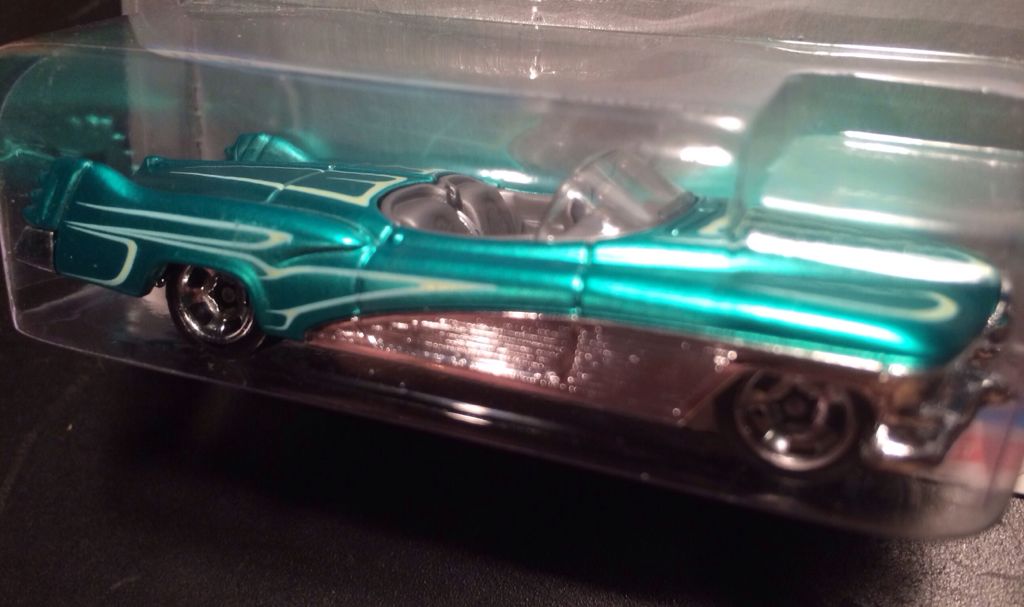 Buick  LeSabre Concept - Cool Classics toy car collectible - Main Image 2
