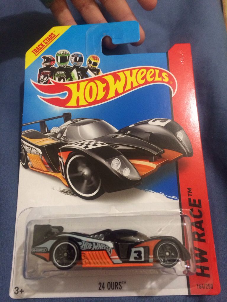 24 Ours - HW RACE 14 toy car collectible - Main Image 2