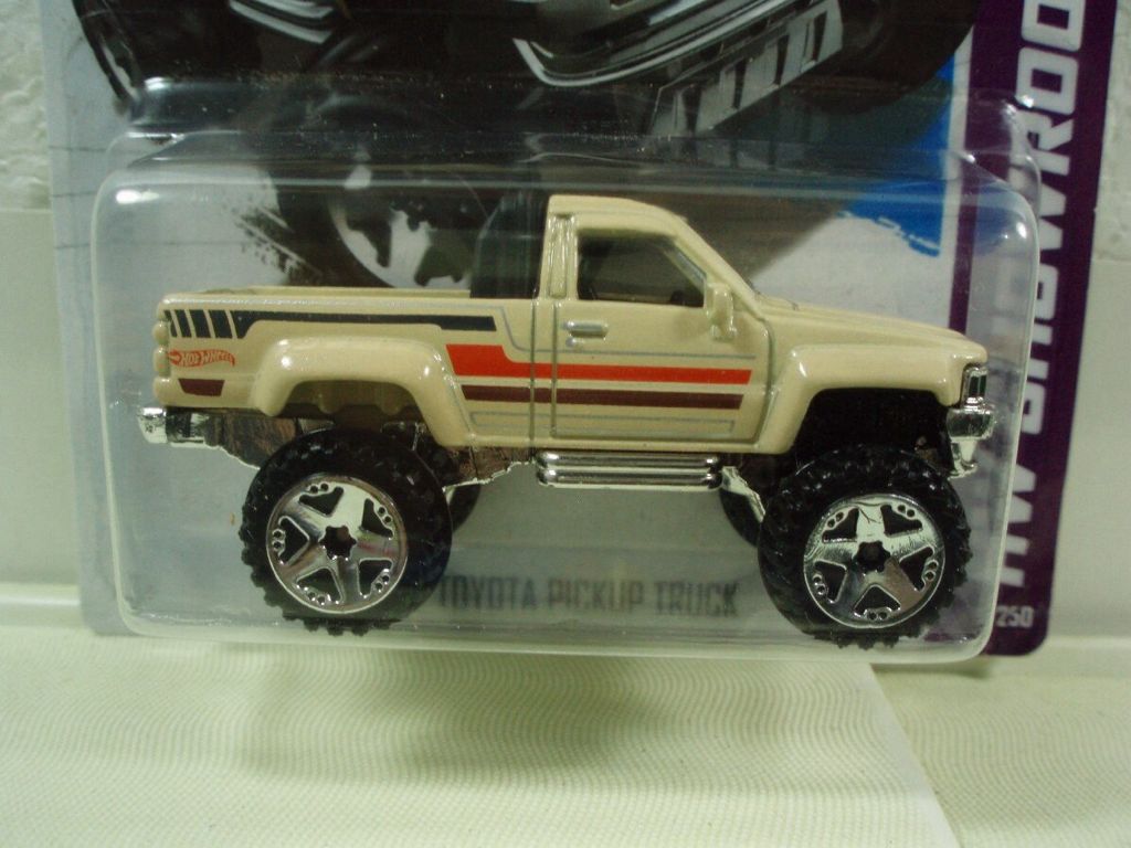 1987 Toyota Pickup Truck - HW Showroom: HW Hot Trucks toy car collectible - Main Image 1