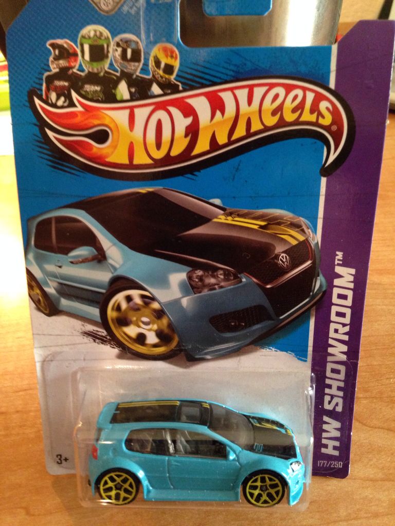 V - HW Showroom toy car collectible - Main Image 2