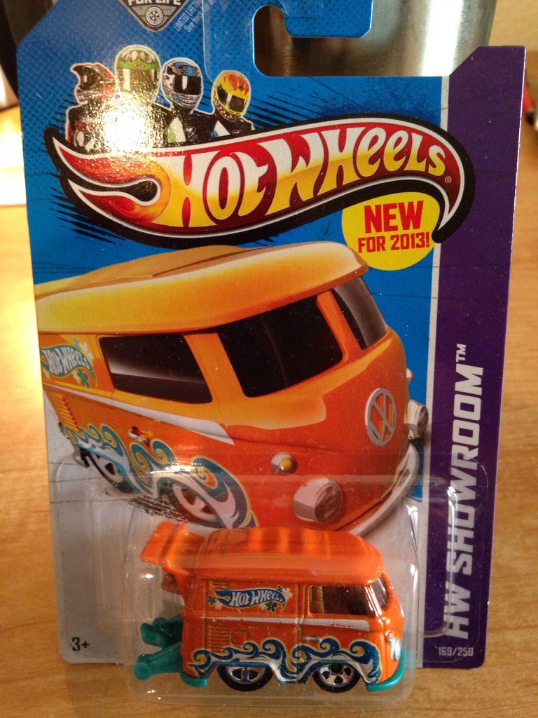 Volkswagen Kool Kombi - HW Showroom toy car collectible - Main Image 2