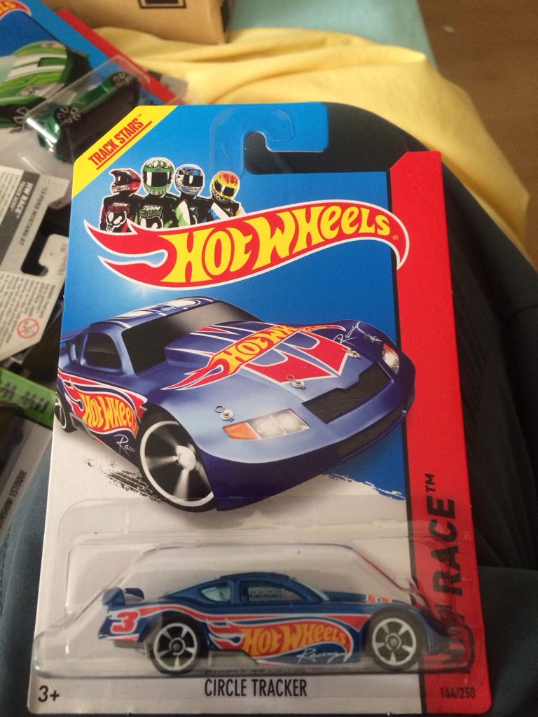 Circle Tracker - HW Race Team toy car collectible - Main Image 2