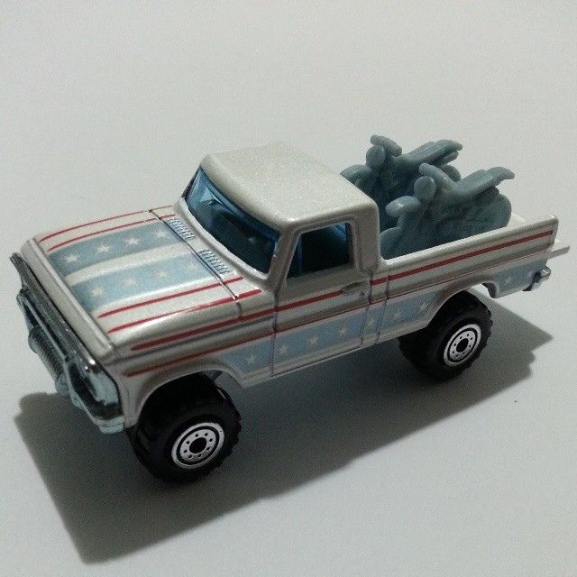 Texas Drive ‘Em - 2014 Flying Customs toy car collectible - Main Image 2