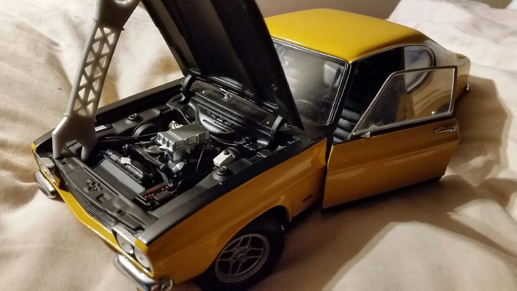 Ford Capri I - Minichamps toy car collectible - Main Image 2