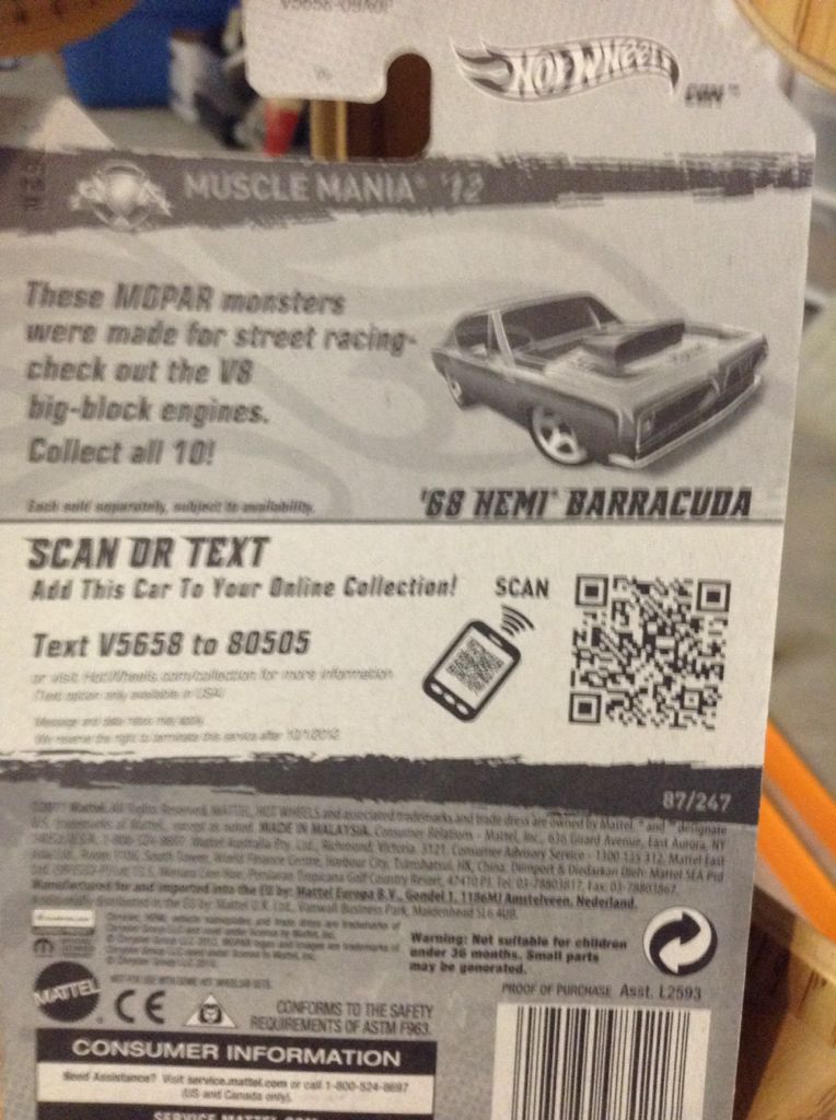 ’68 Hemi Barracuda - 2012 Muscle Mania - Mopar toy car collectible - Main Image 2