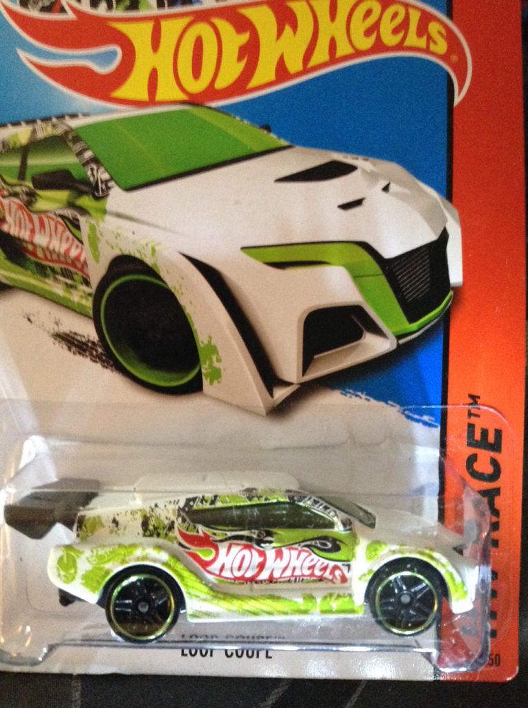 115/2013 HW Race Loop Coupe - Treasure Hunt toy car collectible - Main Image 1