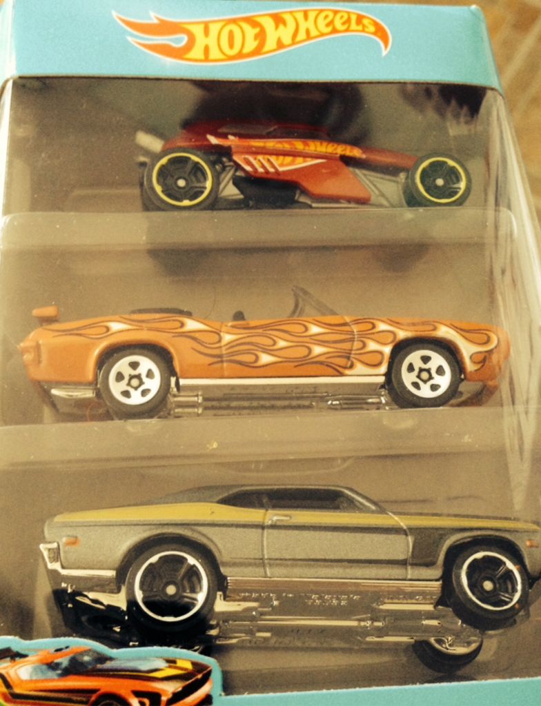 70 Pontiac Gto - Hot Wheels 3-Pack toy car collectible - Main Image 2