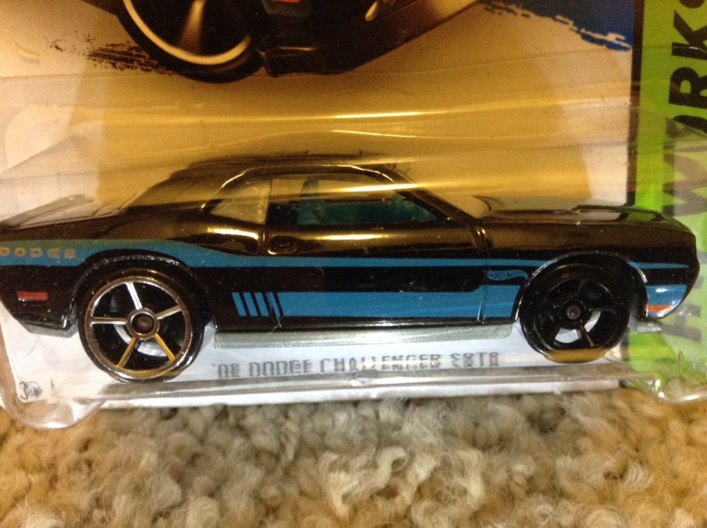 •Error• 2008 Dodge Challenger SRT8 - HW Workshop - 2013 Then And Now toy car collectible - Main Image 2