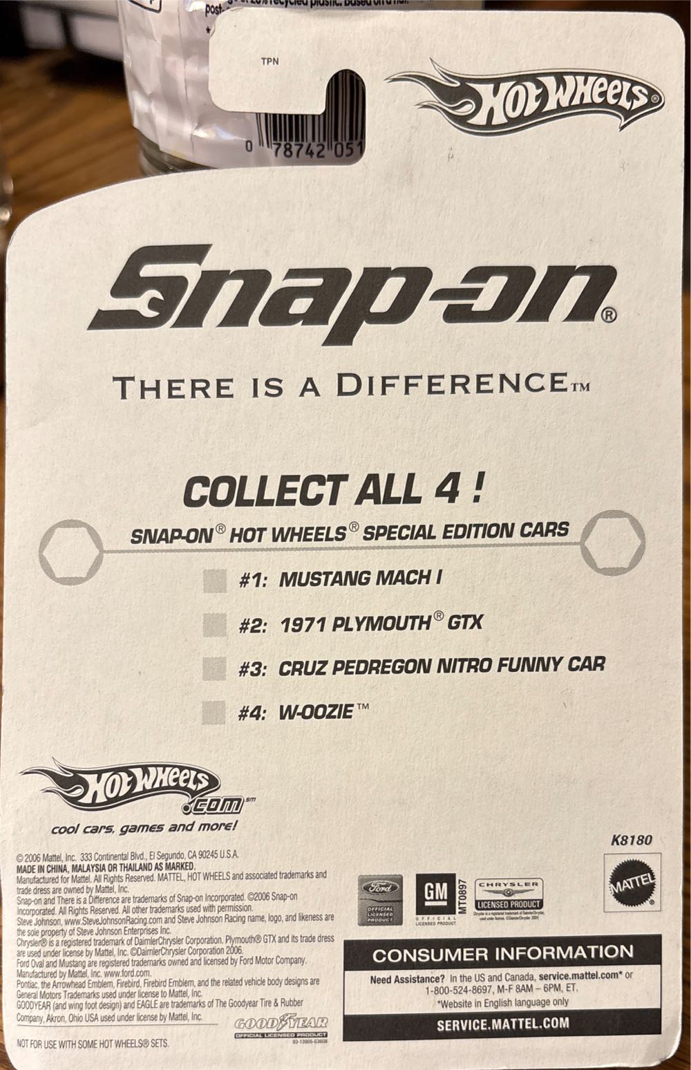 W-Oozie - Snap-On toy car collectible - Main Image 2