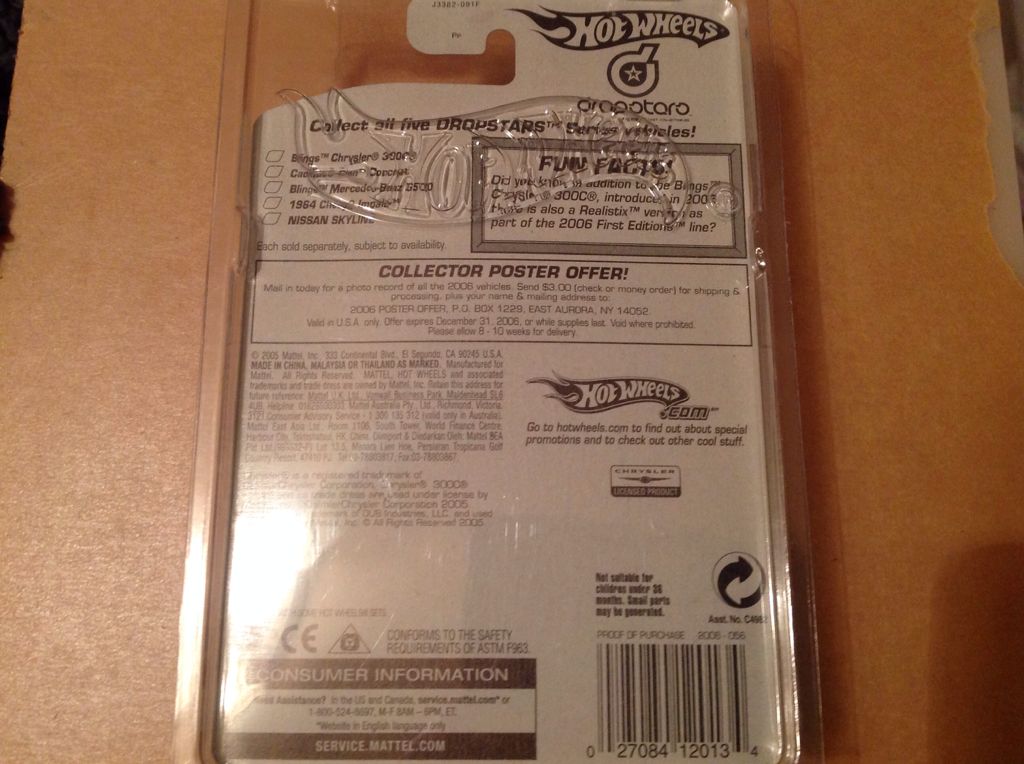 Blings- Chrysler 300C - Dropstars toy car collectible - Main Image 2