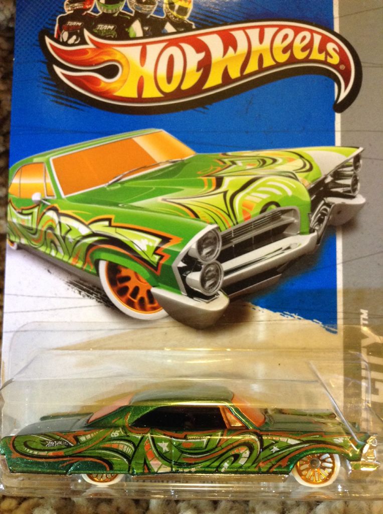 65 Pontiac Bonneville - Graffiti Rides - 2013 toy car collectible - Main Image 1