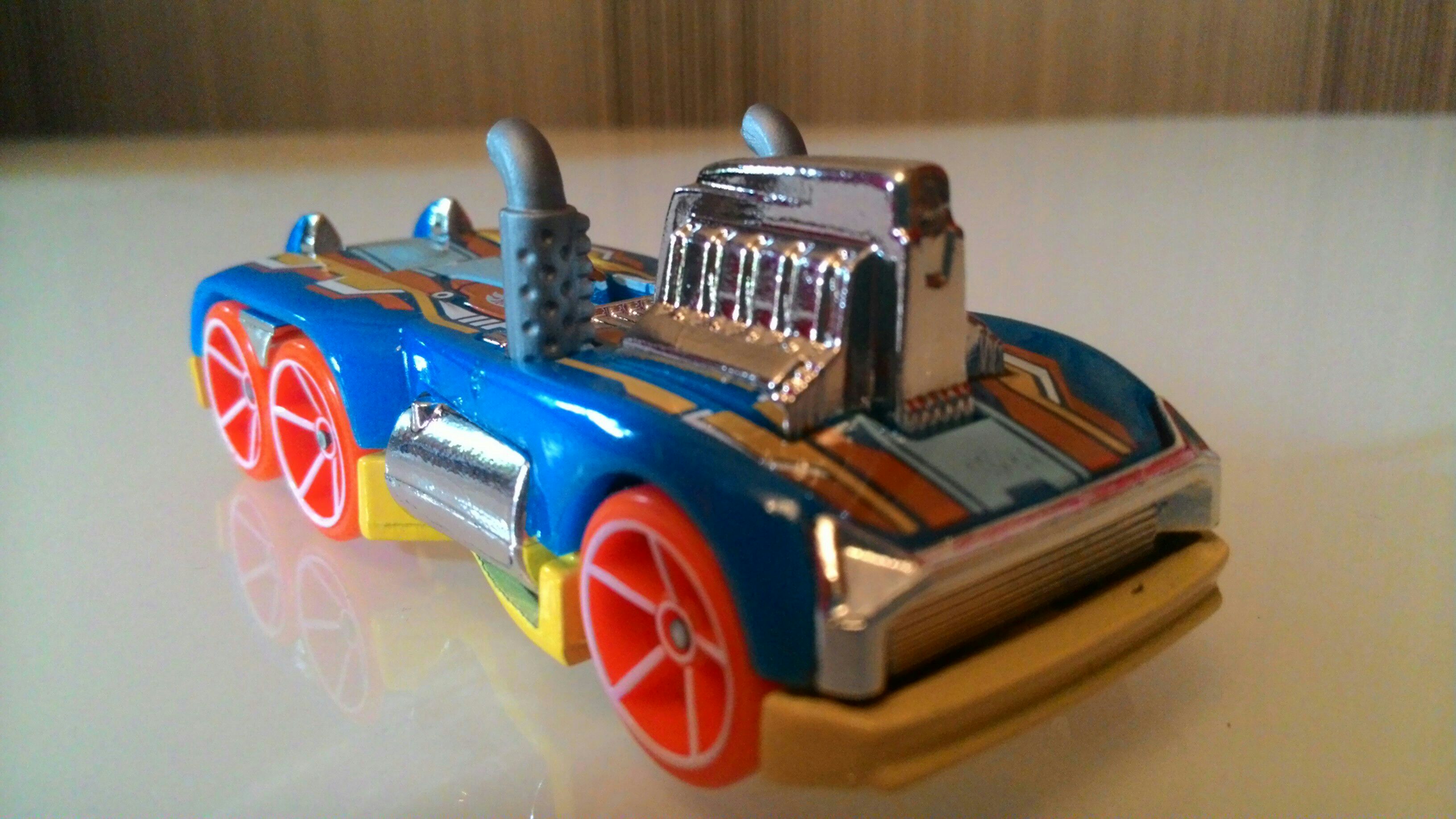 Semi-psycho - Hot Wheels Magazine toy car collectible - Main Image 2