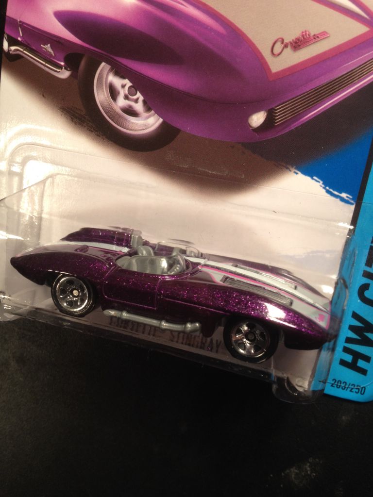 Corvette / 1957 Stingray Concept - 2013 HW City toy car collectible - Main Image 2