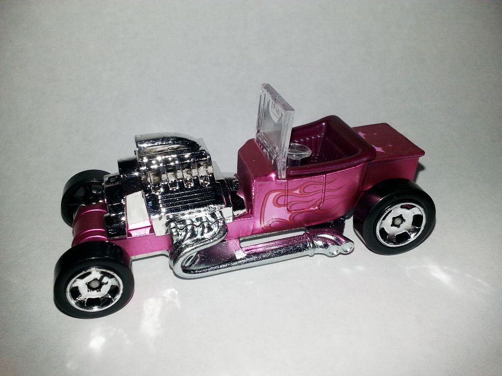 Hot Wheels Cool Classic - Hot Wheels Cool Classic toy car collectible - Main Image 2