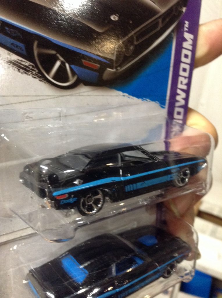 ~Error ’71 Dodge Challenger - Errors - 2013 toy car collectible - Main Image 2