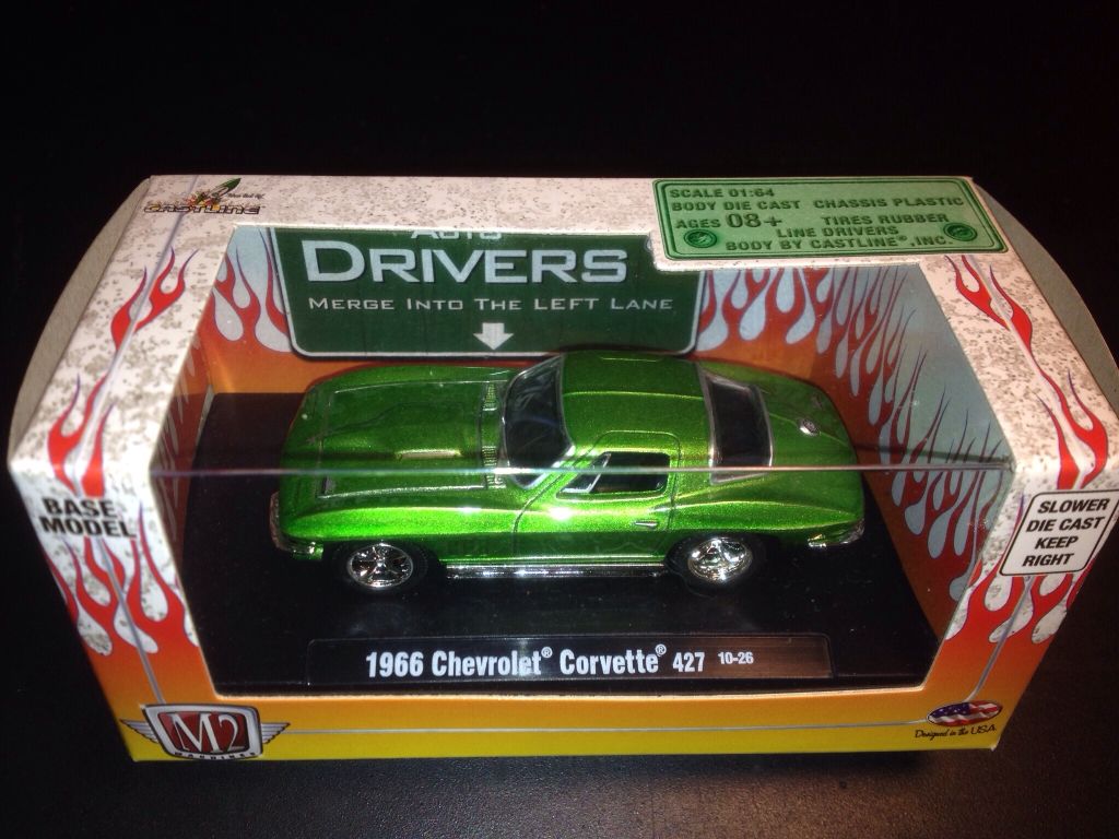 Corvette / 1966 - 427 - 2011 M2 Machines toy car collectible - Main Image 2