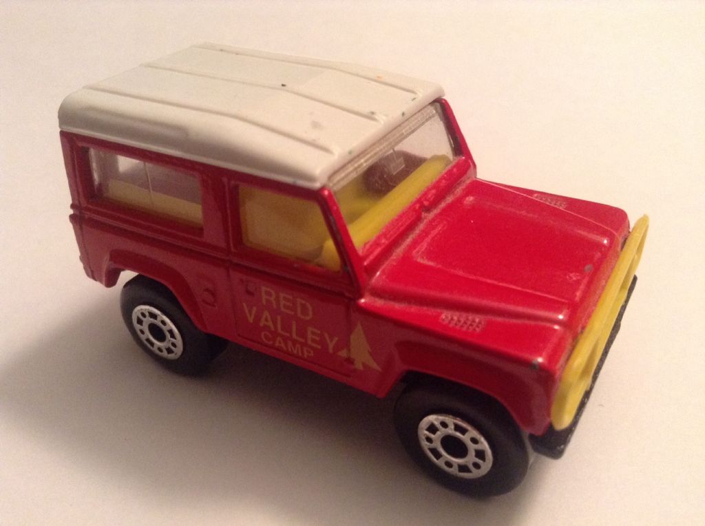 Land Rover 90  toy car collectible - Main Image 1