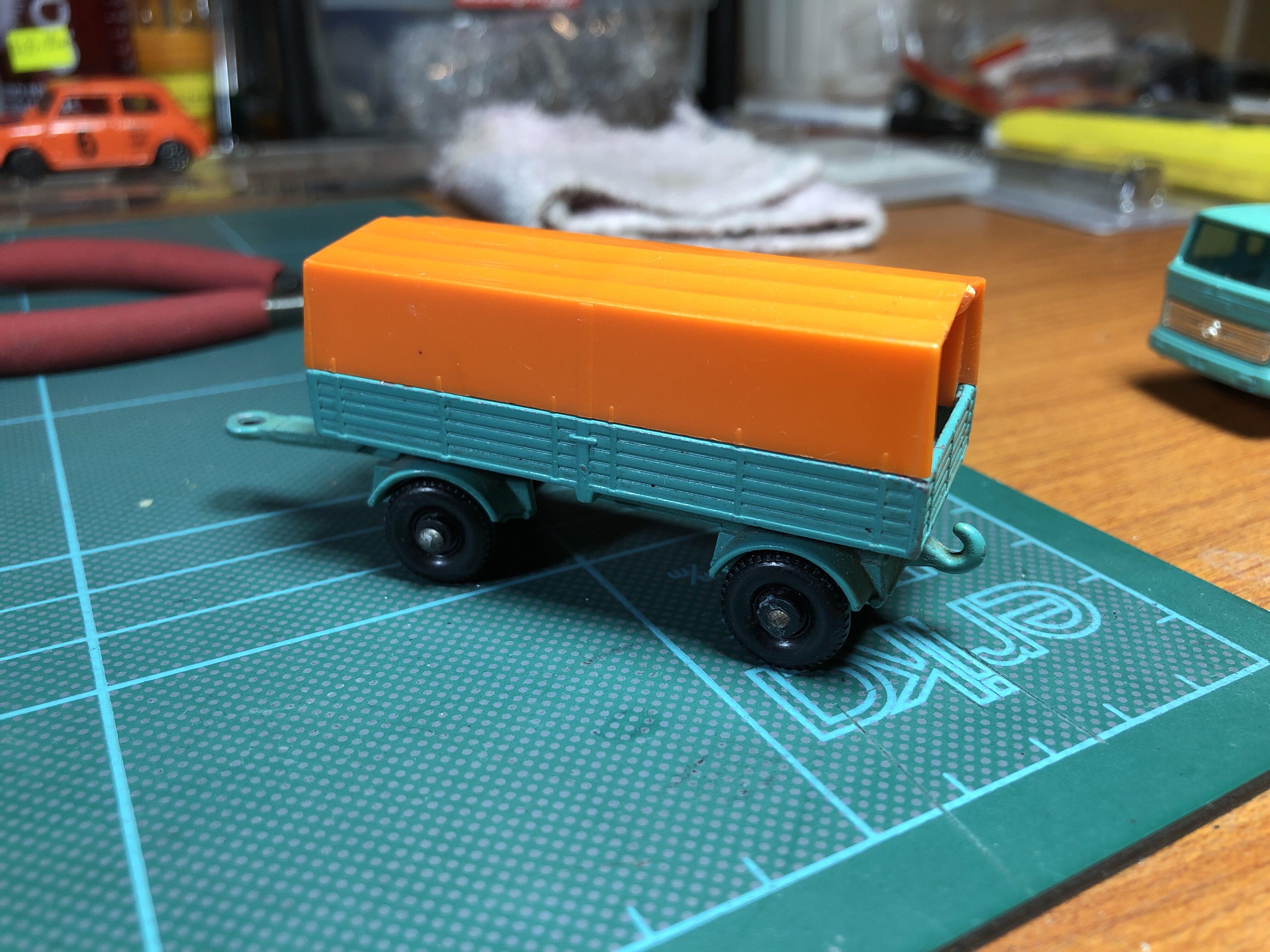 02d - Mercedes Trailer - 1968 Matchbox 1-75 toy car collectible - Main Image 3