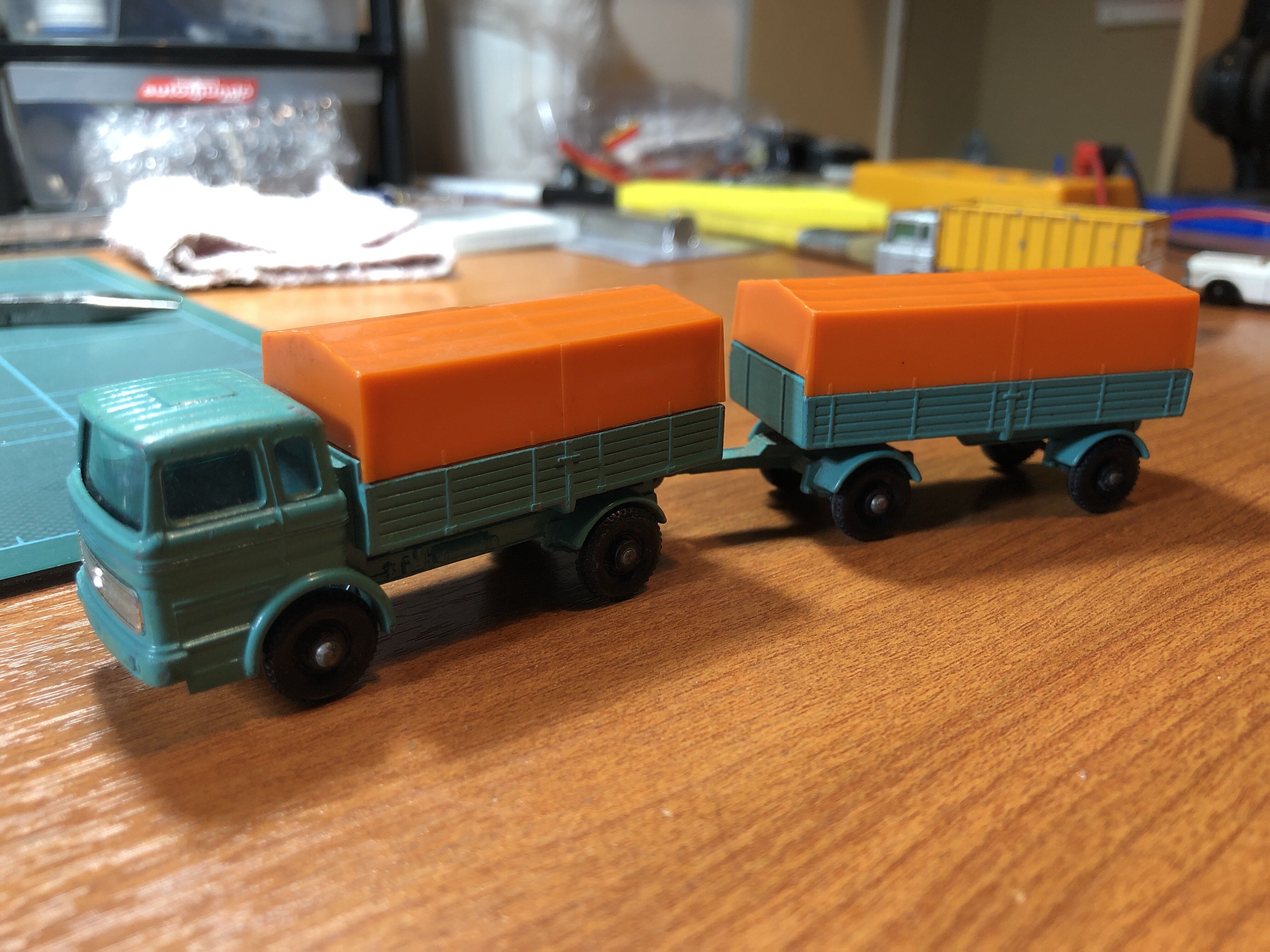 02d - Mercedes Trailer - 1968 Matchbox 1-75 toy car collectible - Main Image 4