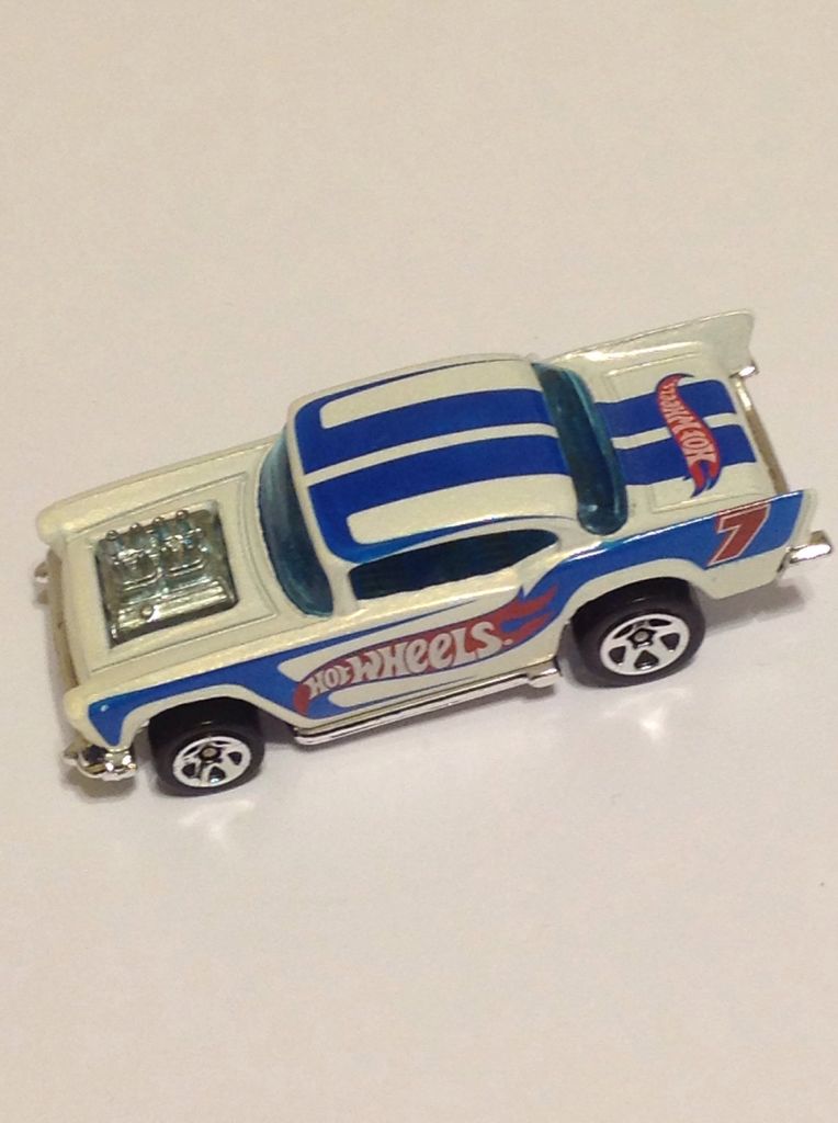 Hotwheels 2010 57 Chevy - HW Racing ’11 toy car collectible - Main Image 2