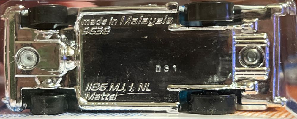 Hotwheels 2010 57 Chevy - HW Racing ’11 toy car collectible - Main Image 4